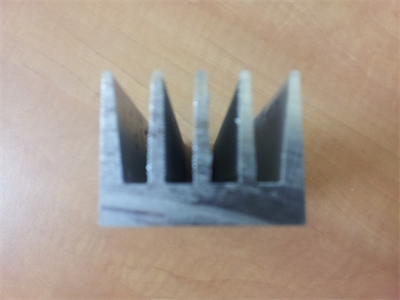 פרופיל קירור heat sink. מידות: גובה 38 ממ רוחב 30 ממ. 