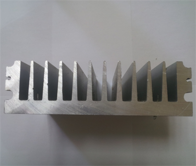 פרופיל קירור heat sink. מידות: רוחב 165 – ממ, גובה – 49 ממ